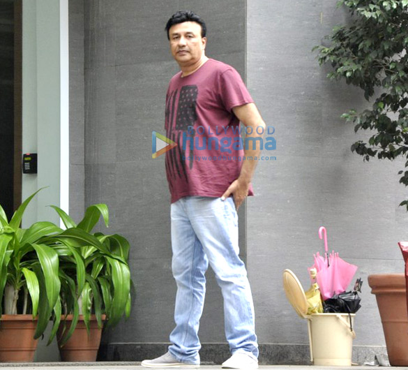celebs visit hrithik roshan post his brain surgery day 3 4