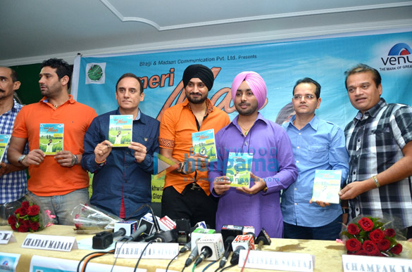 press conference for harbhajan singhs album meri maa in chandigarh 3