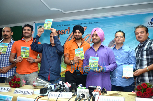 press conference for harbhajan singhs album meri maa in chandigarh 4