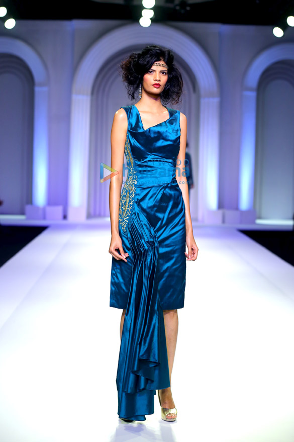 esha gupta walks for adarsh gill at india bridal fashion week 2013 6