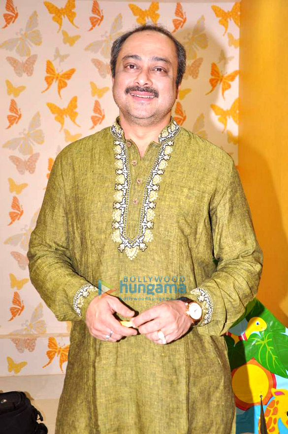 madhuri dixit launches p n gadgil jewellers store 8