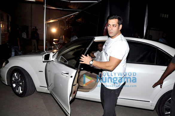 salman khan snapped during photoshoot at mehboob studios 3