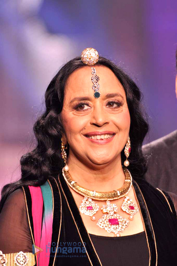 kangna vidyut walk the ramp for birdhichand ghanshyamdas at iijw 2013 13