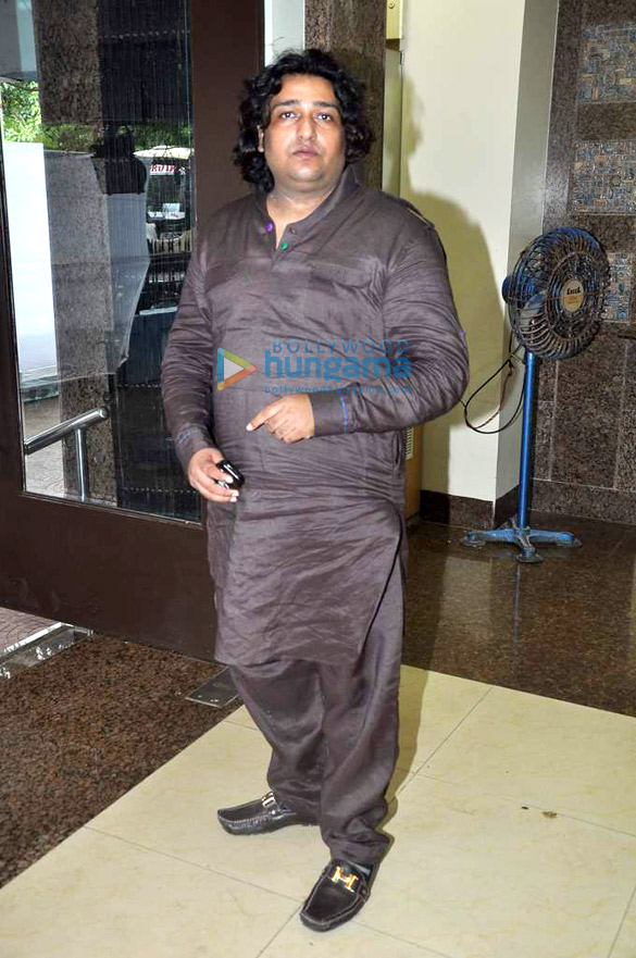 varun prabhu dheva at the prayer meet of sajid wajids father 17