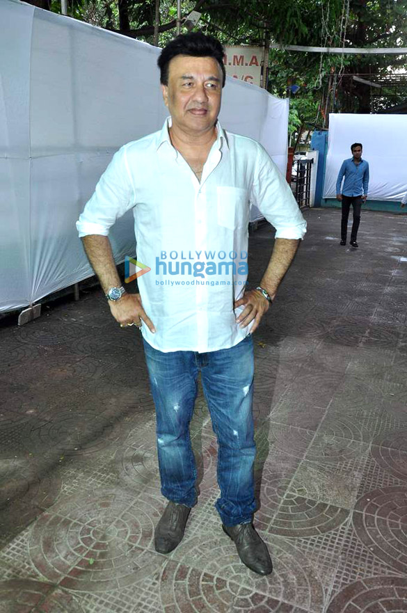 varun prabhu dheva at the prayer meet of sajid wajids father 21