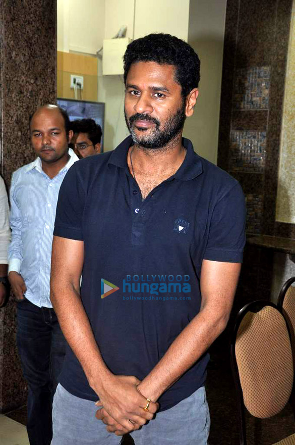 varun prabhu dheva at the prayer meet of sajid wajids father 3