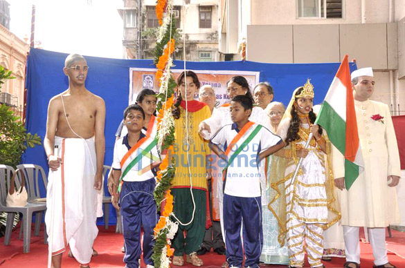 juhi chawla at independence days flag hosting ceremony 2