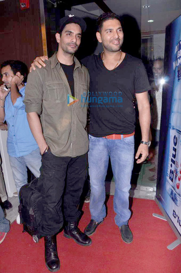 prateik aftab at the re launch of golds gym 14