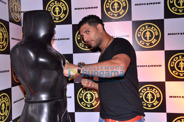 prateik aftab at the re launch of golds gym 4
