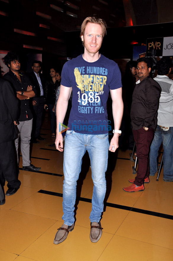 celebs grace the premiere of jobs 14