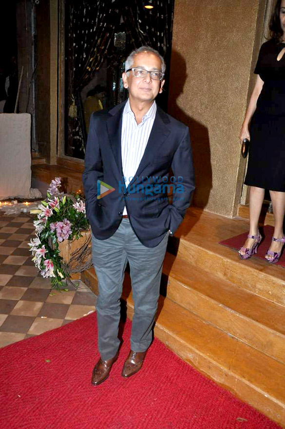 celebs at queenie dhodys store launch 31