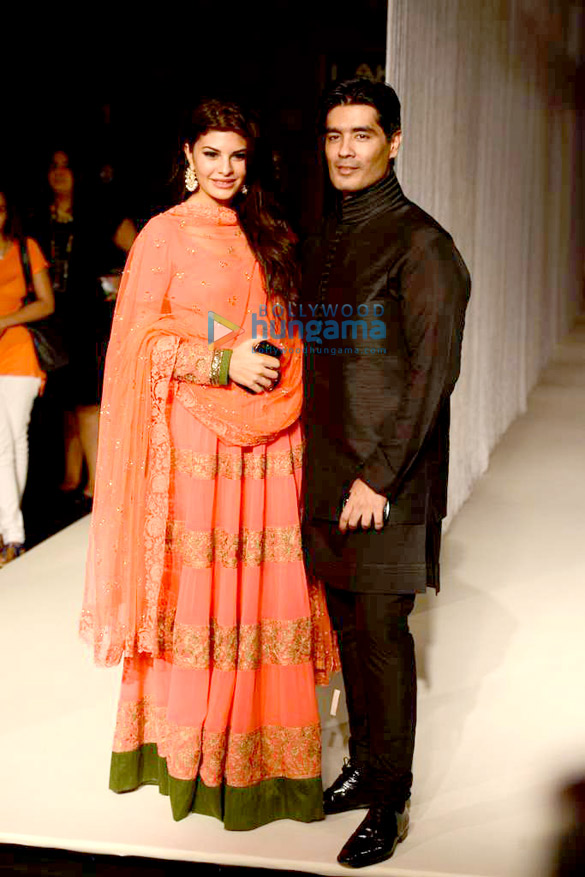 celebs walk for manish malhotras show at lfw 2013 11
