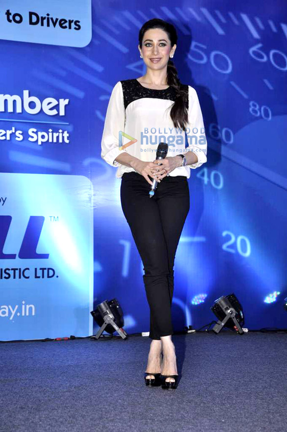 karisma kapoor at drivers day event 7