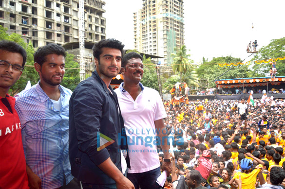 hrithik arjun jacqueline at dahi handi celebration in thane 7