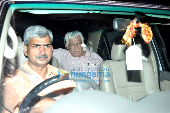 om puri snapped at oshiwara police station 3