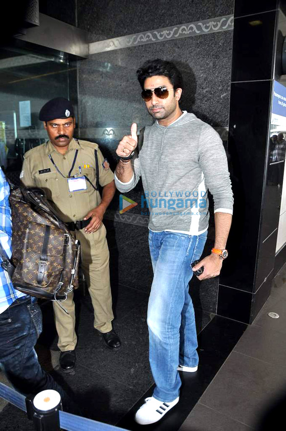 abhishek leaves for happy new year schedule in dubai 5