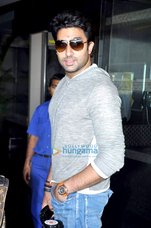 abhishek leaves for happy new year schedule in dubai 7