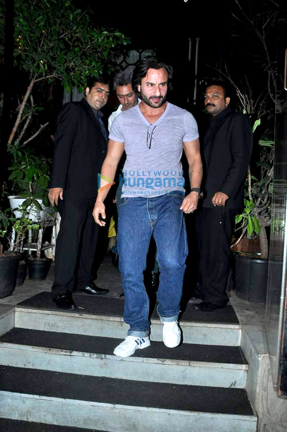kareena saif snapped outside nido 4