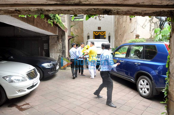 rishi kapoor brings ganesha home 4