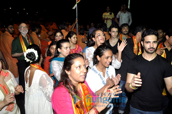 katrina sonakshi grace salman khans ganesh visarjan 10