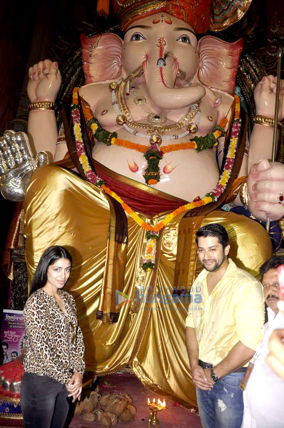 aftab shivdasani visits girgaoncha raja 5