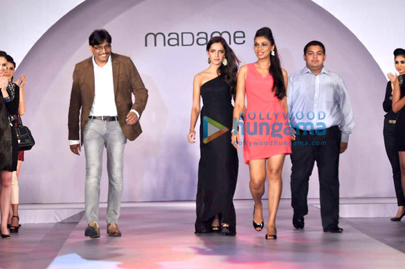 shazahn padamsee walks the ramp at madame fashion show 6