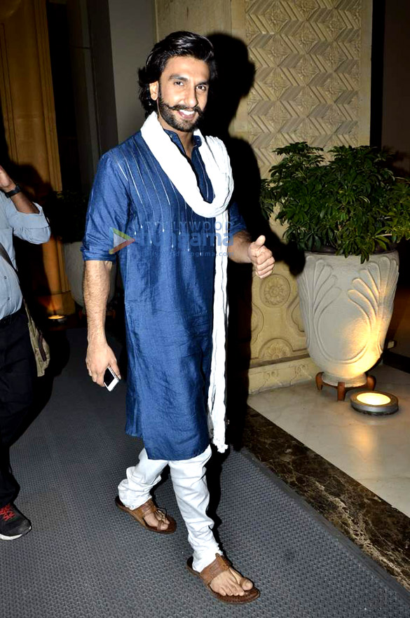 ranveer singh snapped in traditional attire 2
