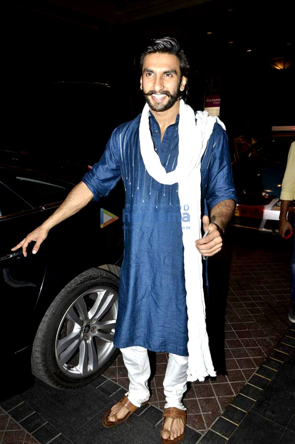 ranveer singh snapped in traditional attire 7