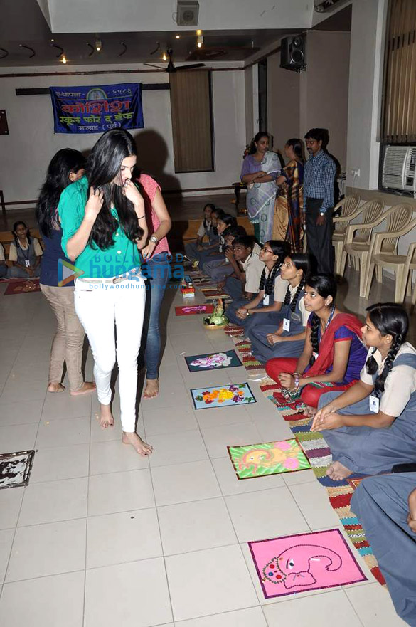 amyra dastur visits koshish school 9