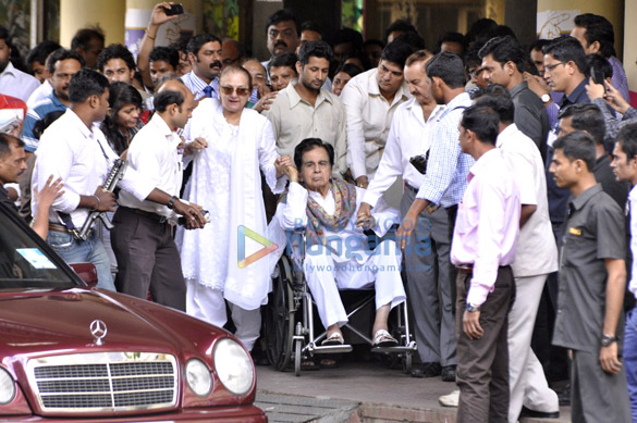 dilip kumar discharged from lilavati hospital 2