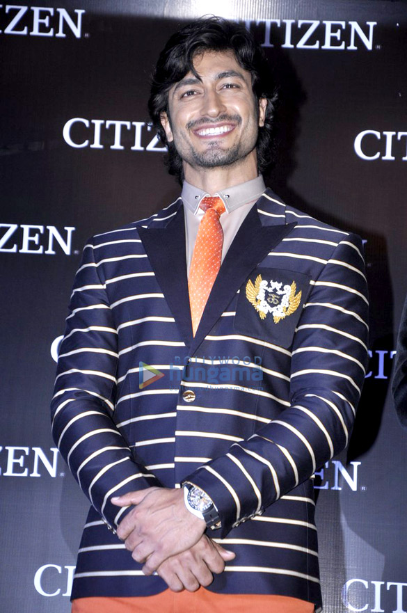 vidyut jamwal unveils citizen watches promaster series 7