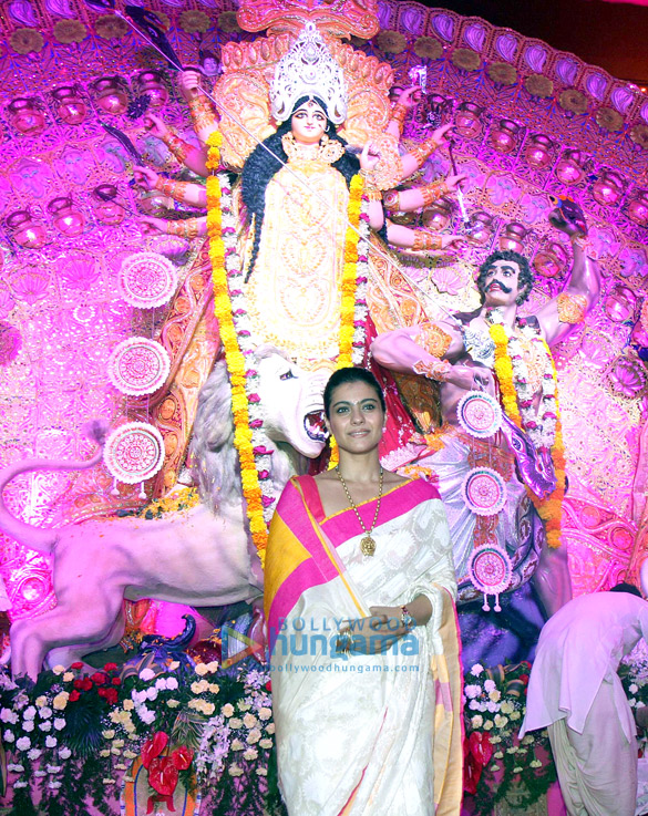 kajol graces durga pooja 20