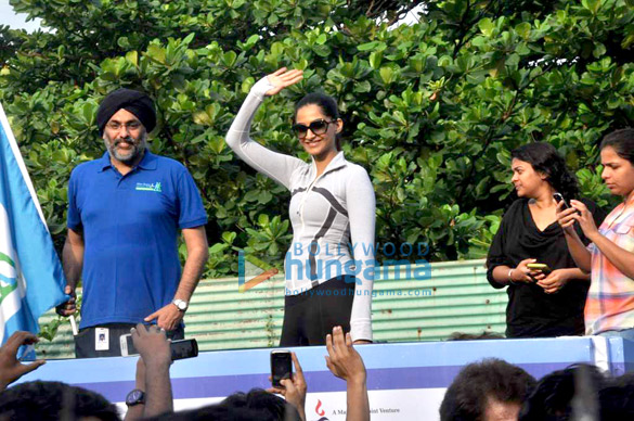 sonam kapoor at max bupas walk for health promotion 9