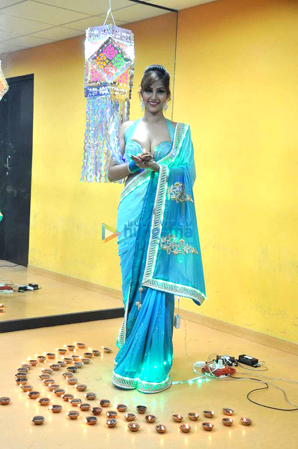 tanisha singhs photo shoot for diwali 11