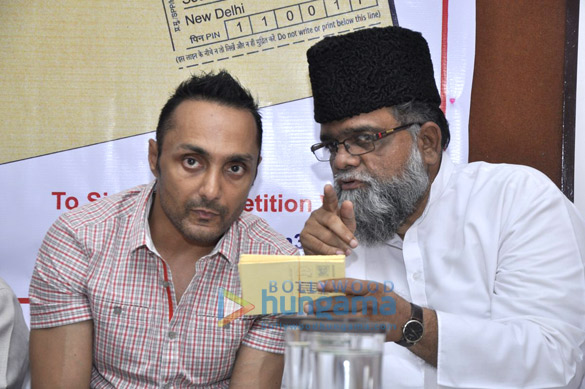 rahul bose unveils justice for all post card campaign 5