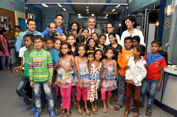 team of cid celebrates diwali with kids 2