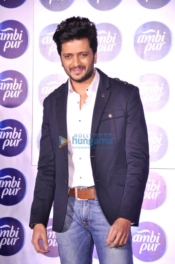 ritesh genelia launch ambipur 6