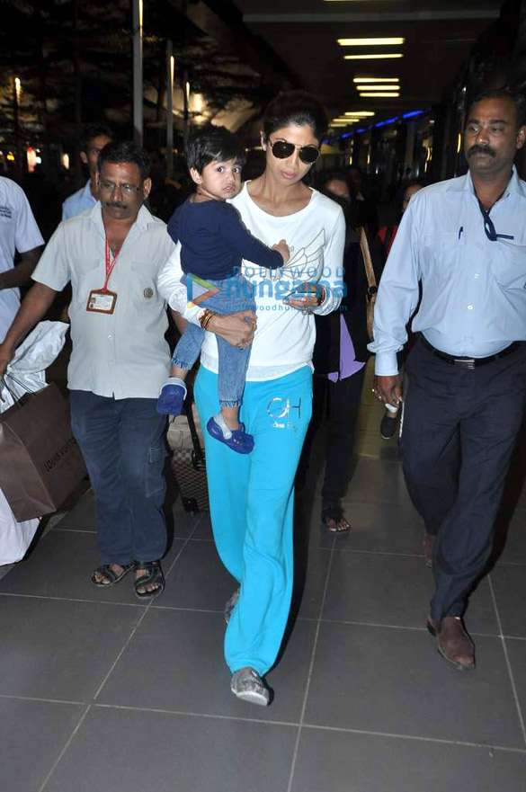 shilpa shetty snapped with her son 4