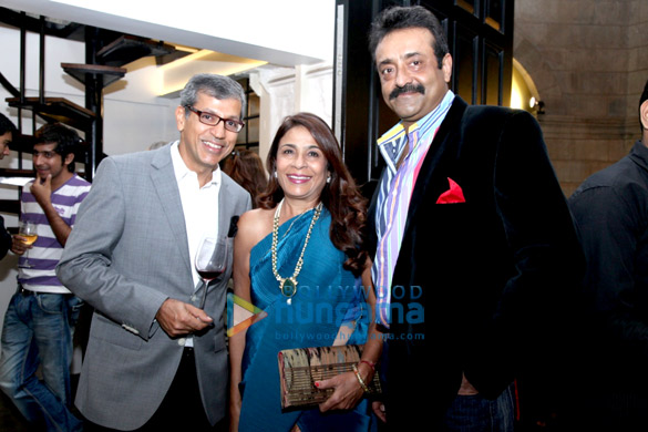 celebs at goodhomes art exhibition 3