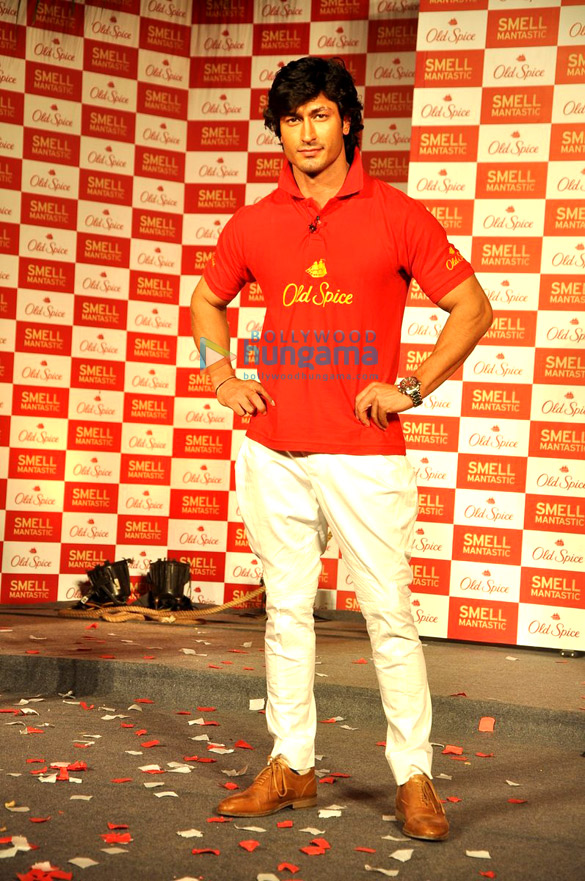 vidhyut sonu rana milind unveil old spices smell mantastic 8