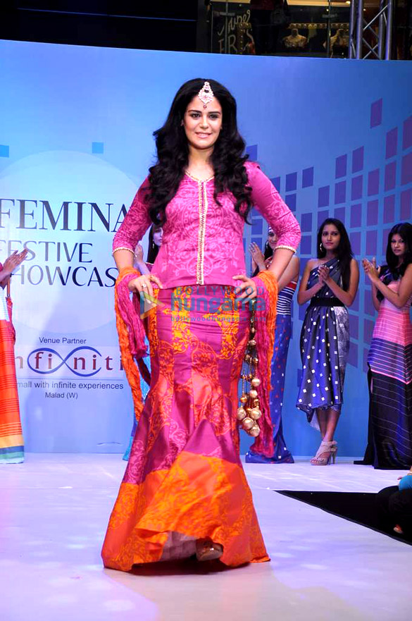 mona singh walks the ramp at the launch of tangerine home couture 2