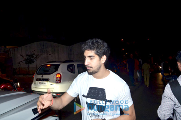 ranbir kapoor snapped outside olive 3