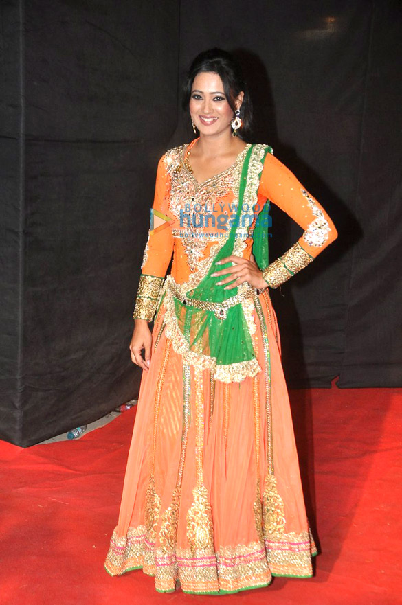 madhuri anil huma grace the colors golden petal awards 2013 33