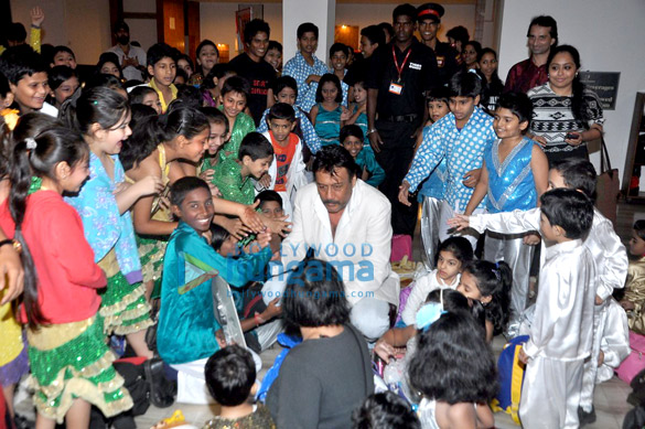 Arjun, Richa & Shriya Saran grace Mumbai Police & NGO kids function