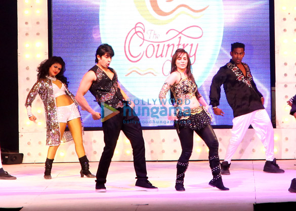 celebs perform at country clubs new year bash 2014 7