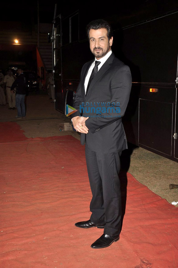 bollywood celebs at umang police show 2014 44