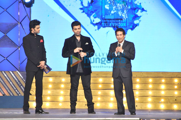 bollywood celebs at umang police show 2014 11
