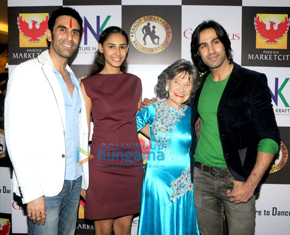 sandip soparrkar performs at phoenix marketcity kurla 3