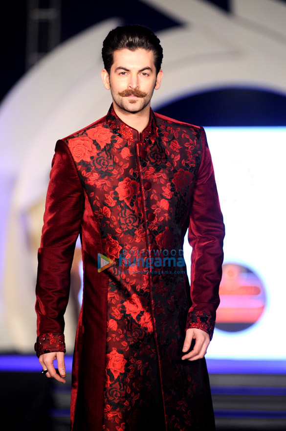 bipasha neil walk for rohhit vermas fashion show 16