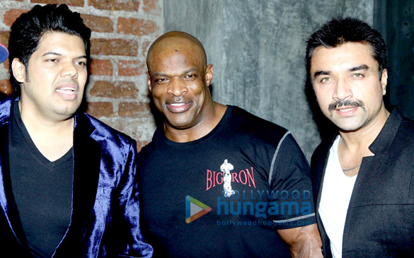prabodh davkhare kept party for ronnie colemans visit in india 5